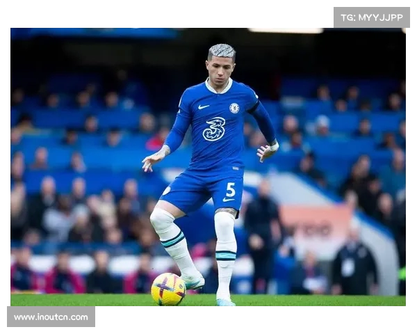 转会风波引发争议多方博弈 球员未来何去何从成焦点 转会风波引发争议多方博弈 球员未来何去何从成焦点