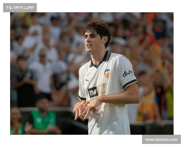 瓦伦西亚与22岁中场哈维格拉完成续约 新合同直至2029年 瓦伦西亚与22岁中场哈维格拉完成续约 新合同直至2029年